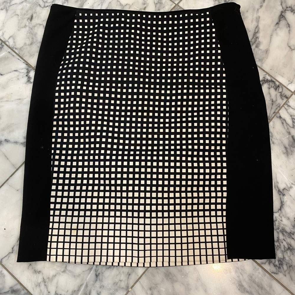 White House Black market Skirt, fabulous quality, and super cute! Great deal!